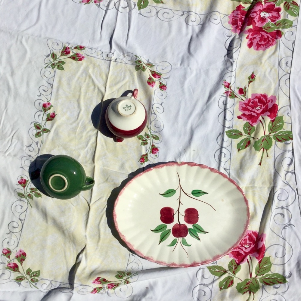 π DAMASK RED HOLIDAY Tablecloth Rectangular - Picture 8 of 16